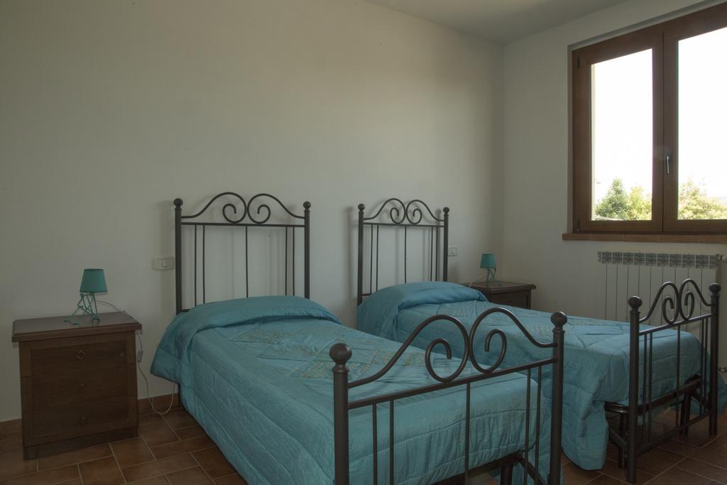 Agriturismo Sant'Orsola فولّونيكا الغرفة الصورة
