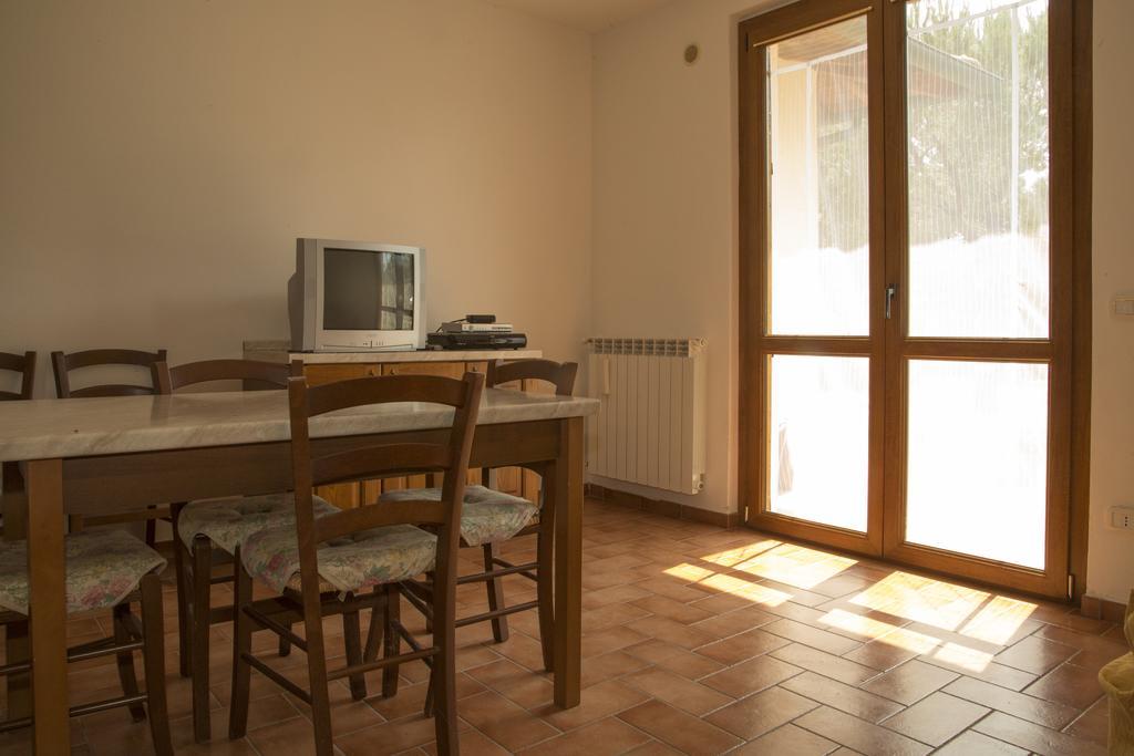 Agriturismo Sant'Orsola فولّونيكا الغرفة الصورة