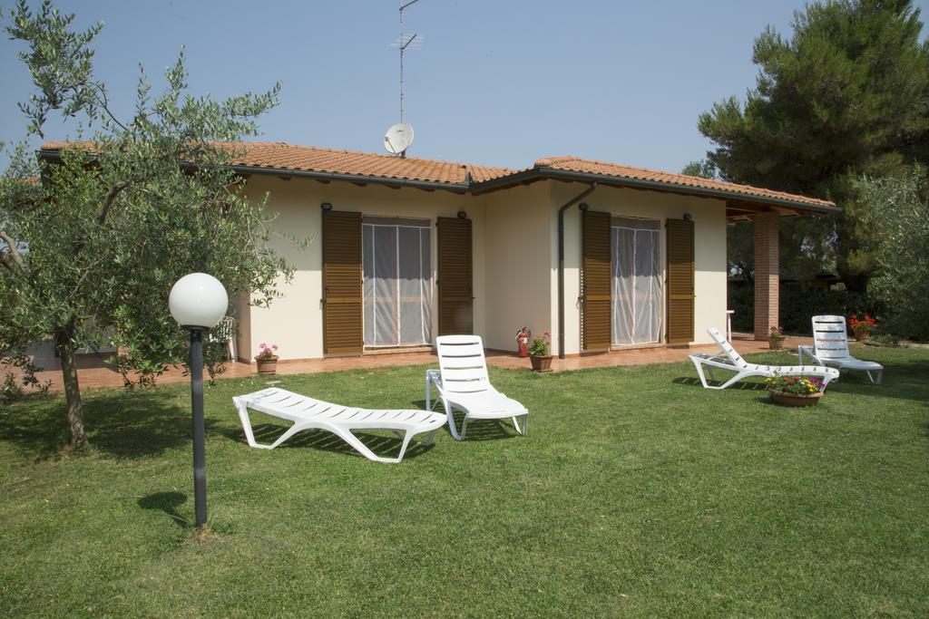 Agriturismo Sant'Orsola فولّونيكا الغرفة الصورة