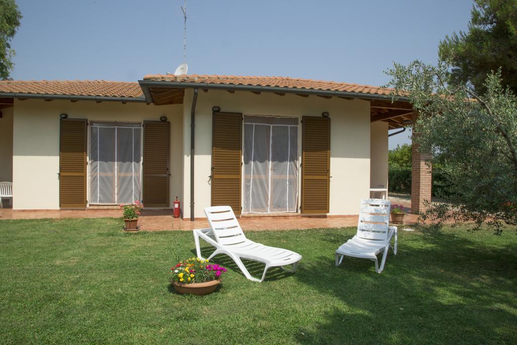 Agriturismo Sant'Orsola فولّونيكا الغرفة الصورة